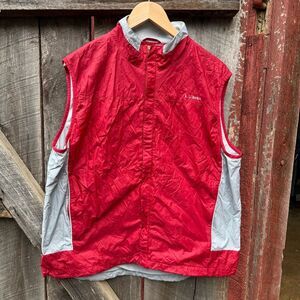 Mens lightweight L. L. Bean Nylon Windbreaker Vest Red Grey